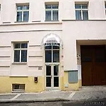 1.republic Hotell