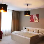 1.republic Hotell 4*