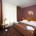 1.republic 4*