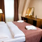 1.republic 4*