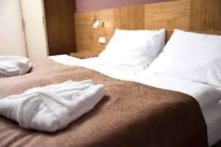 1.republic 4*