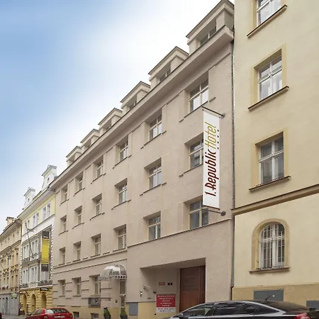 1共和国酒店 酒店