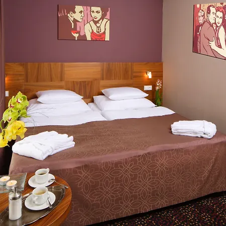 1.republic Hotell