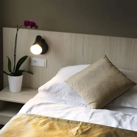 1.republic Отель 4*