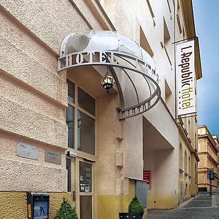 1.republic 4*