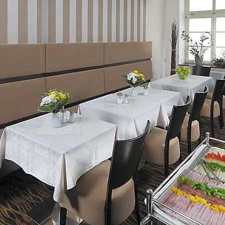 1.republic Hotel