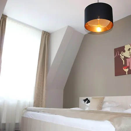 1.republic Hotel 4*