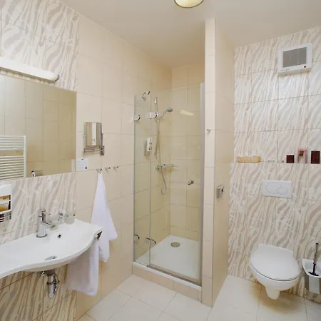 1.republic Hotel 4*