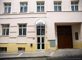 1.republic Hotell
